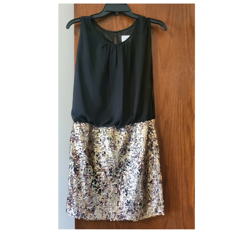 Chic Black and Gold Sequin Dress